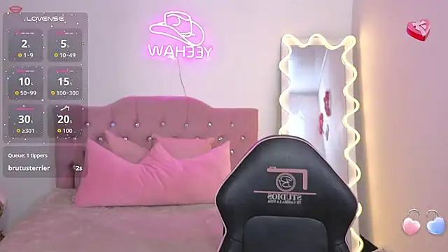 Snapshot of kittystart_tay chatting on 10/13/25, 11:43 kittystart tay online show from 10/13/25, 11:43