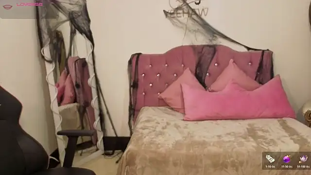 Snapshot of kittystart_tay chatting on 10/25/25, 11:40 kittystart tay online show from 10/25/25, 11:40