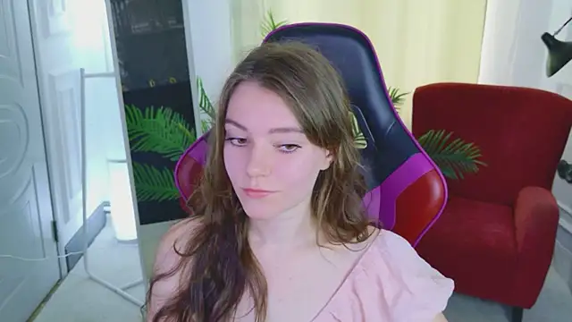 Snapshot of Lana__Cute_ chatting on 07/22/26, 01:58 Lana Cute online show from 07/22/26, 01:58