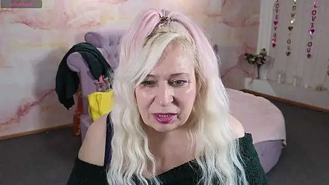 Snapshot of Penelope_Pinky chatting on 05/12/26, 10:45 Penelope Pinky online show from 05/12/26, 10:45