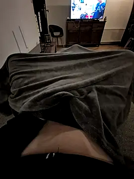 use me69 online show from 03/30/26, 06:09
