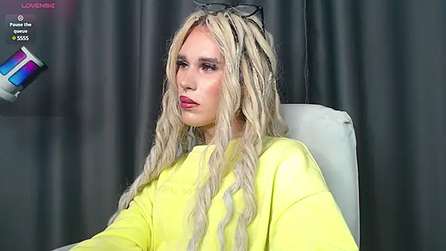 Snapshot of Cassie_Bae chatting on 01/14/25, 04:50 Cassie Bae online show from 01/14/25, 04:50