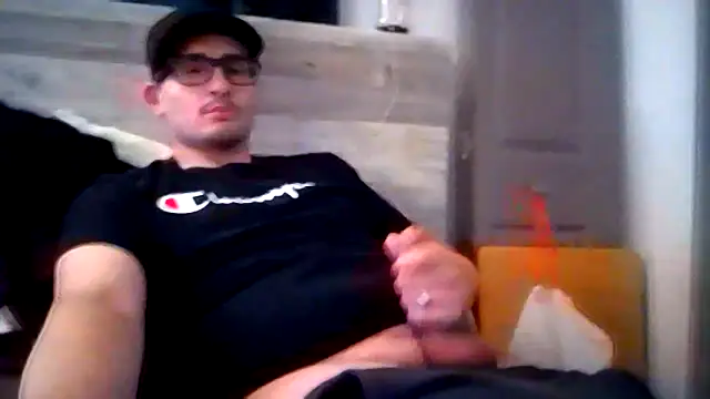 Snapshot of papittochulito chatting on 12/17/25, 11:55 papittochulito online show from 12/17/25, 11:55