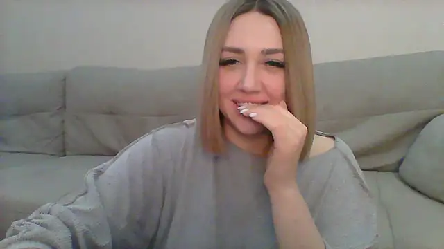 Snapshot of VickyLove047 chatting on 01/08/25, 08:38 VickyLove047 online show from 01/08/25, 08:38