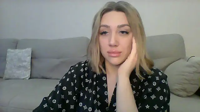 Snapshot of VickyLove047 chatting on 01/12/25, 06:28 VickyLove047 online show from 01/12/25, 06:28