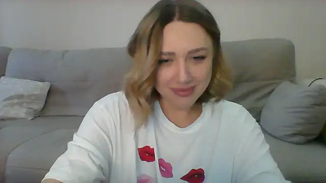 Snapshot of VickyLove047 chatting on 03/19/25, 06:14 VickyLove047 online show from 03/19/25, 06:14