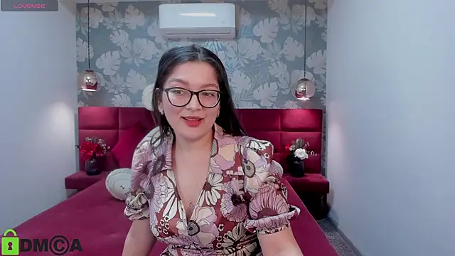 Snapshot of ZarifaBev chatting on 12/15/24, 08:58 ZarifaBev online show from 12/15/24, 08:58