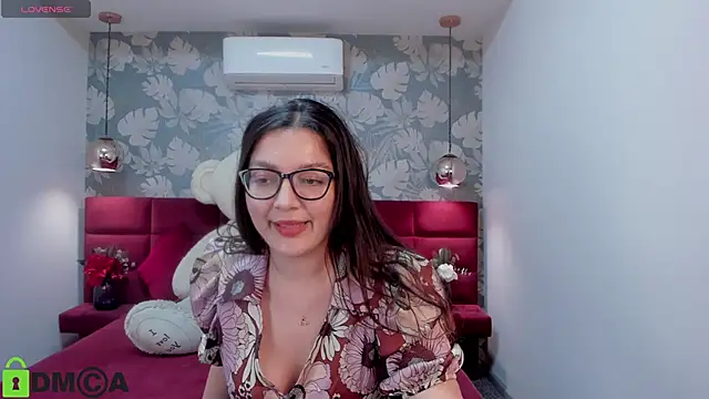 Snapshot of ZarifaBev chatting on 12/16/24, 12:04 ZarifaBev online show from 12/16/24, 12:04