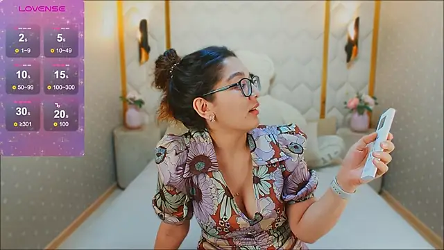 Snapshot of ZarifaBev chatting on 12/21/24, 10:40 ZarifaBev online show from 12/21/24, 10:40