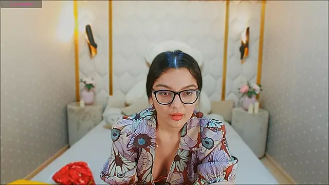 Snapshot of ZarifaBev chatting on 12/25/24, 11:42 ZarifaBev online show from 12/25/24, 11:42