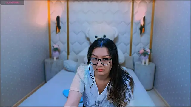 Snapshot of ZarifaBev chatting on 01/07/25, 01:14 ZarifaBev online show from 01/07/25, 01:14