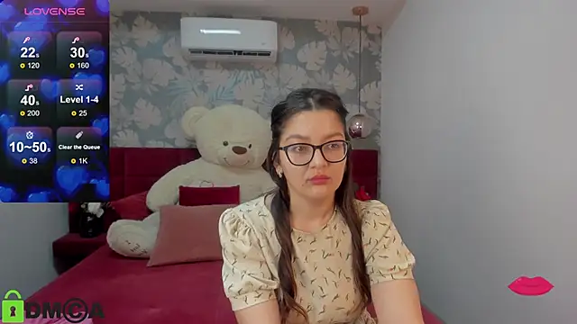 Snapshot of ZarifaBev chatting on 02/07/25, 12:53 ZarifaBev online show from 02/07/25, 12:53