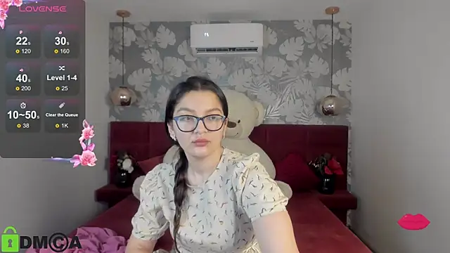 Snapshot of ZarifaBev chatting on 02/07/25, 03:55 ZarifaBev online show from 02/07/25, 03:55