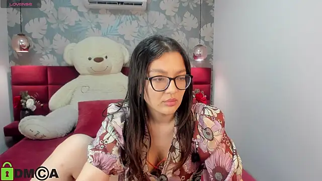 Snapshot of ZarifaBev chatting on 02/10/25, 02:19 ZarifaBev online show from 02/10/25, 02:19