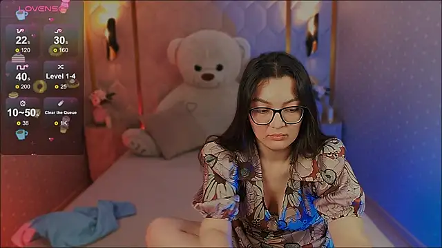 Snapshot of ZarifaBev chatting on 02/15/25, 06:12 ZarifaBev online show from 02/15/25, 06:12