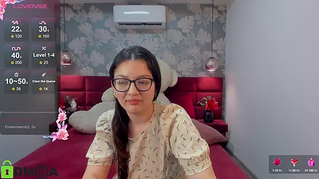 Snapshot of ZarifaBev chatting on 02/22/25, 11:35 ZarifaBev online show from 02/22/25, 11:35