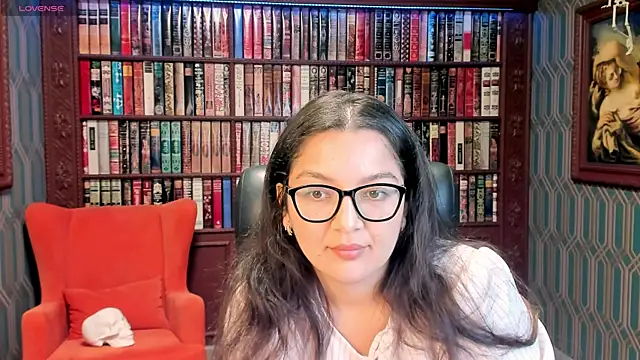 Snapshot of ZarifaBev chatting on 09/10/25, 10:10 ZarifaBev online show from 09/10/25, 10:10