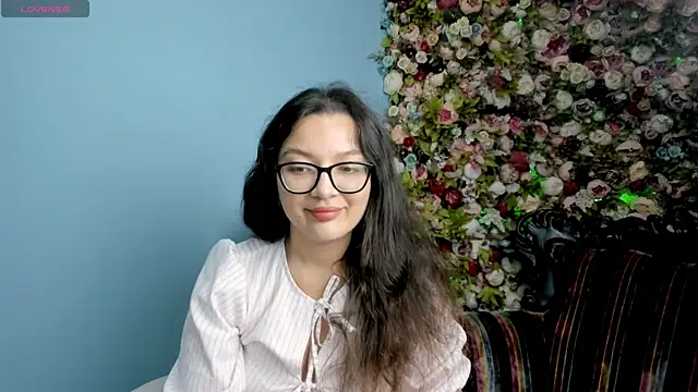 Snapshot of ZarifaBev chatting on 09/24/25, 01:25 ZarifaBev online show from 09/24/25, 01:25