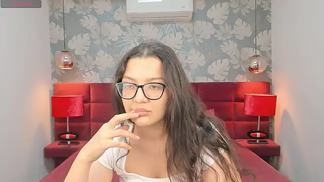 Snapshot of ZarifaBev chatting on 10/01/25, 03:07 ZarifaBev online show from 10/01/25, 03:07