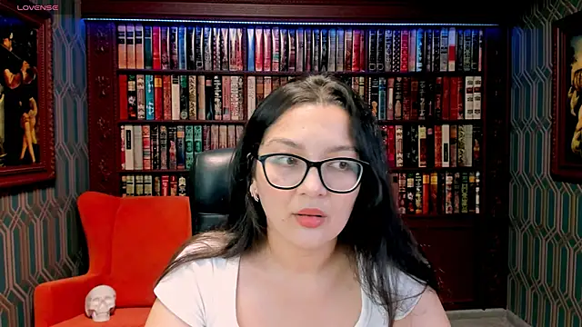 Snapshot of ZarifaBev chatting on 10/12/25, 04:39 ZarifaBev online show from 10/12/25, 04:39