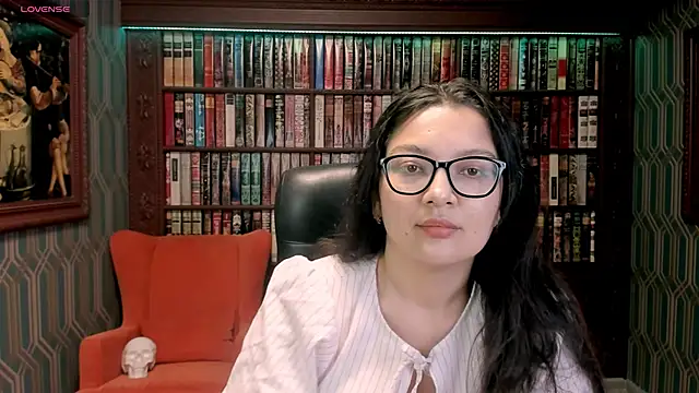 Snapshot of ZarifaBev chatting on 10/16/25, 08:10 ZarifaBev online show from 10/16/25, 08:10