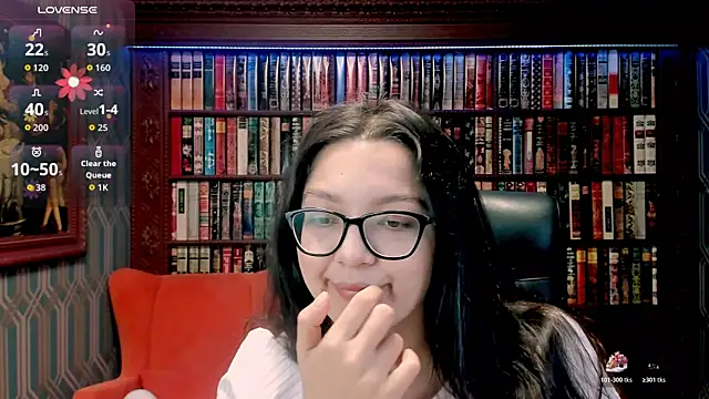 Snapshot of ZarifaBev chatting on 10/19/25, 09:59 ZarifaBev online show from 10/19/25, 09:59