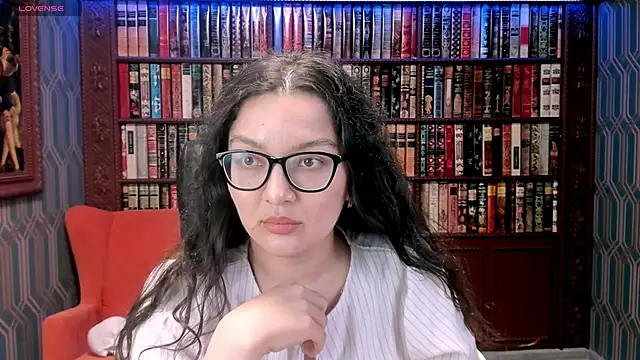 Snapshot of ZarifaBev chatting on 10/26/25, 05:19 ZarifaBev online show from 10/26/25, 05:19