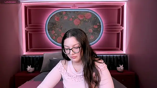 Snapshot of ZarifaBev chatting on 11/05/25, 09:59 ZarifaBev online show from 11/05/25, 09:59