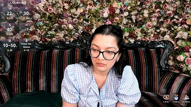 Snapshot of ZarifaBev chatting on 11/22/25, 08:52 ZarifaBev online show from 11/22/25, 08:52