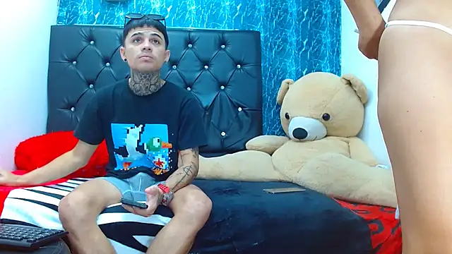 Snapshot of exotic_hot_couple chatting on 01/16/25, 02:51 exotic hot couple online show from 01/16/25, 02:51