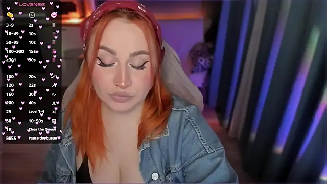 Snapshot of Flower_Camellia77 chatting on 03/11/25, 08:20 Flower Camellia77 online show from 03/11/25, 08:20