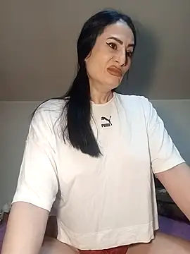 EveeRose online show from 11/12/25, 06:36