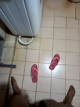 Snapshot of shenLytle chatting on 09/20/25, 01:01 shenLytle online show from 09/20/25, 01:01