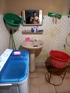 Snapshot of shenLytle chatting on 10/15/25, 01:33 shenLytle online show from 10/15/25, 01:33