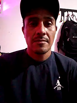 Snapshot of NewBe9D9 chatting on 03/04/25, 10:46 NewBe9D9 online show from 03/04/25, 10:46