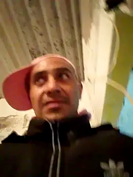 Snapshot of NewBe9D9 chatting on 03/10/25, 09:32 NewBe9D9 online show from 03/10/25, 09:32