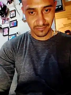 Snapshot of NewBe9D9 chatting on 11/22/25, 09:08 NewBe9D9 online show from 11/22/25, 09:08