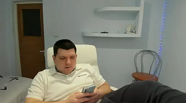 Snapshot of JasonJacks chatting on 01/04/25, 12:49 JasonJacks online show from 01/04/25, 12:49
