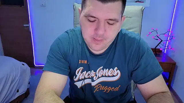 Snapshot of JasonJacks chatting on 10/17/25, 02:59 JasonJacks online show from 10/17/25, 02:59