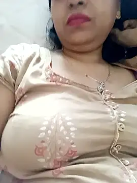 Snapshot of sunita-doll chatting on 09/14/25, 12:15 sunita-doll online show from 09/14/25, 12:15