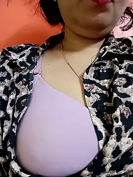 Snapshot of sunita-doll chatting on 09/26/25, 01:42 sunita-doll online show from 09/26/25, 01:42
