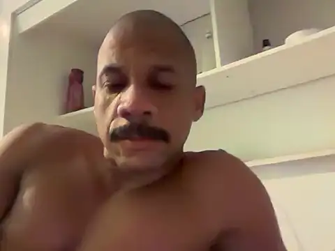 VHugoE online show from 04/25/26, 12:46