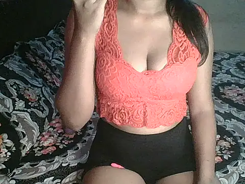 Snapshot of hot__surbhi chatting on 09/27/25, 03:39 hot  surbhi online show from 09/27/25, 03:39