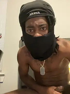 Snapshot of siscobob03 chatting on 12/16/24, 11:55 siscobob03 online show from 12/16/24, 11:55