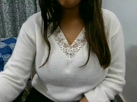 Snapshot of chavi_12 chatting on 12/27/24, 10:05 chavi 12 online show from 12/27/24, 10:05