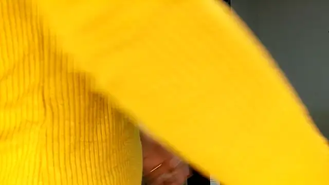 Snapshot of Paloma_Desire chatting on 12/24/24, 12:22 Paloma Desire online show from 12/24/24, 12:22