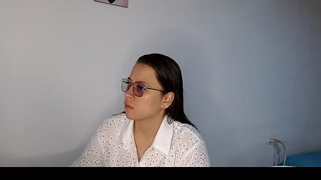 Snapshot of Paloma_Desire chatting on 11/07/25, 01:00 Paloma Desire online show from 11/07/25, 01:00