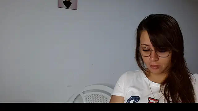 Snapshot of Paloma_Desire chatting on 11/13/25, 01:21 Paloma Desire online show from 11/13/25, 01:21