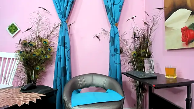 Snapshot of miss--flora chatting on 09/29/25, 03:06 miss--flora online show from 09/29/25, 03:06