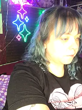 Snapshot of SleazeLouize chatting on 12/21/24, 12:53 SleazeLouize online show from 12/21/24, 12:53